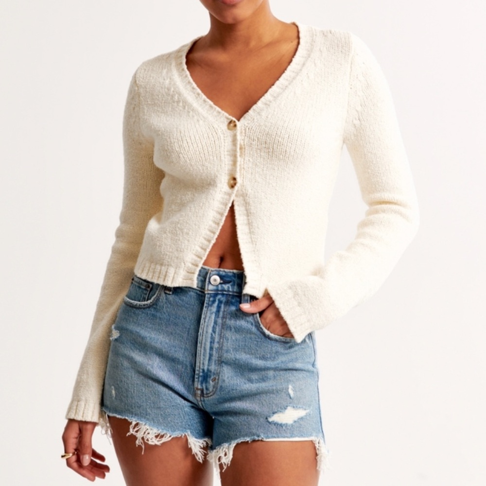 Abercrombie high rise mom short